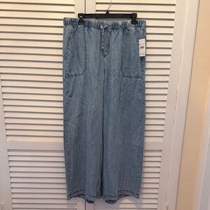 NWT  Splendid Blue Denim  Wide-Leg Light fabrics  Size L